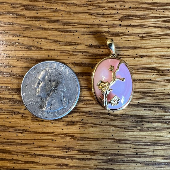 925 Sterling Silver Gold Plated Pink Conch Shell Pendant - Picture 8 of 10